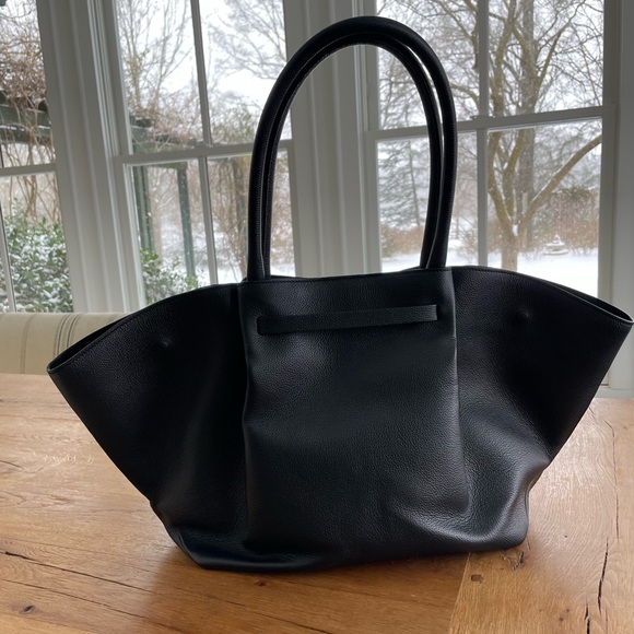 DeMellier Elegant Black Tote with Gold Detail - Picture 6 of 10